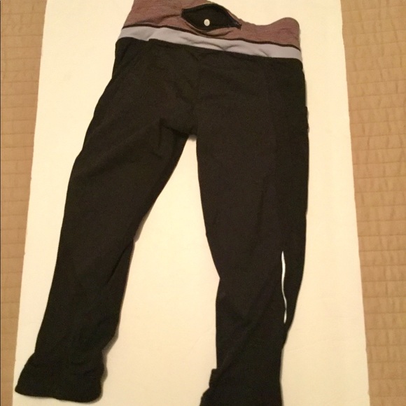 LULULEMON leggings. Perfect condition - Picture 3 of 4